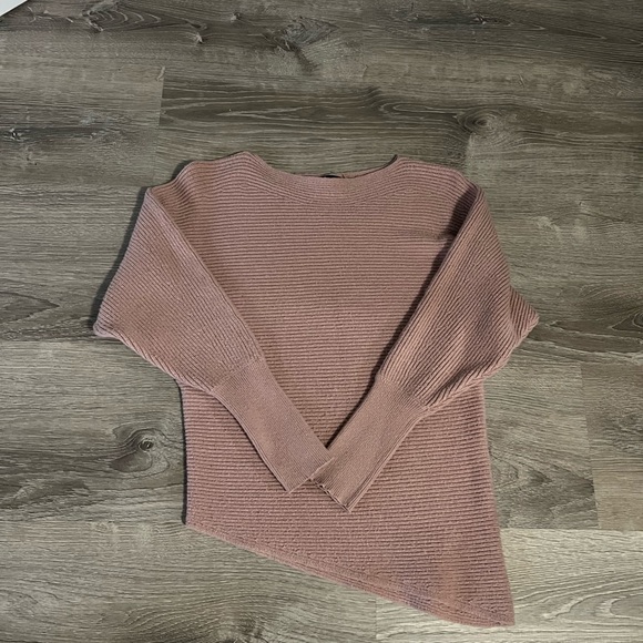 Express Sweater - Picture 4 of 4